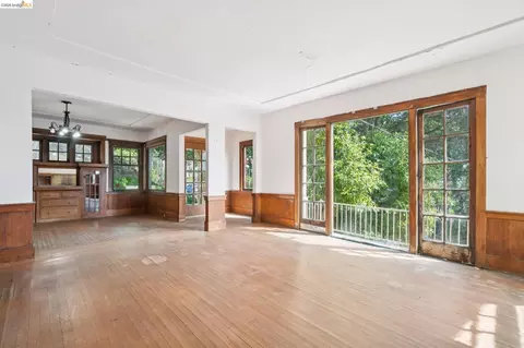 Living - 2605 Hilgard Ave, Berkeley, CA 94709 photo 1 of 8