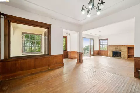 Living - 2605 Hilgard Ave, Berkeley, CA 94709 photo 6 of 8