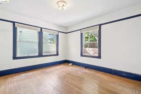 Bedroom - 2605 Hilgard Ave, Berkeley, CA 94709 photo 3 of 6