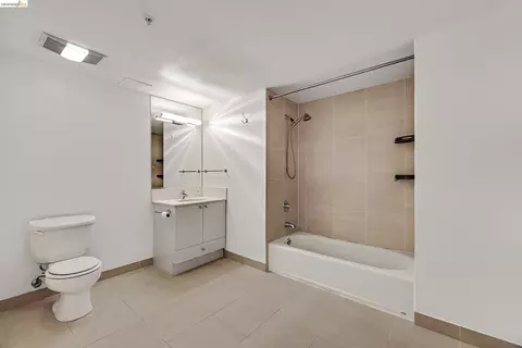 Bath - 311 Oak St #842, Oakland, CA 94607 photo 2 of 3