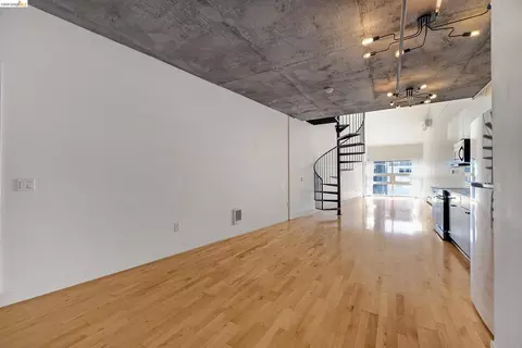 Living - 311 Oak St #842, Oakland, CA 94607 photo 3 of 6