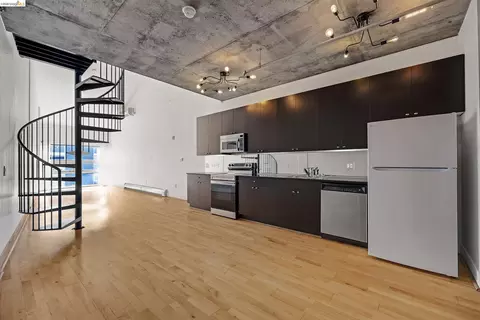Kitchen - 311 Oak St #842, Oakland, CA 94607 photo 2 of 3