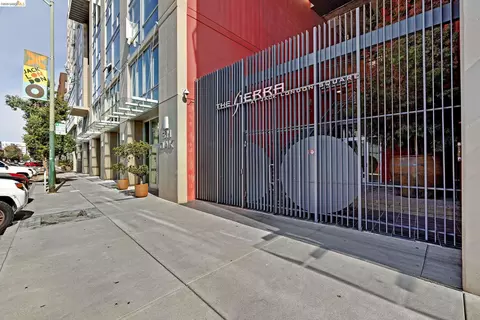 Exterior - 311 Oak St #842, Oakland, CA 94607 photo 1 of 4