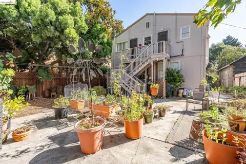 Exterior - 3048 Halcyon Ct, Berkeley, CA 94705 photo 3 of 7