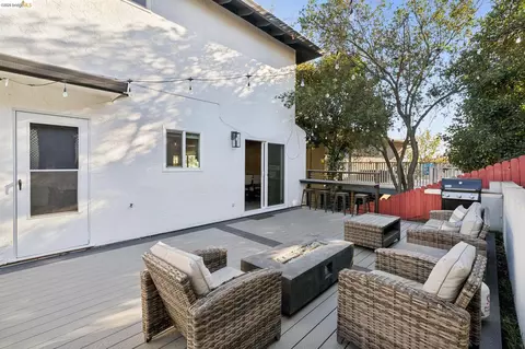 Exterior - 2121 166th Ave, San Leandro, CA 94578 photo 7 of 8