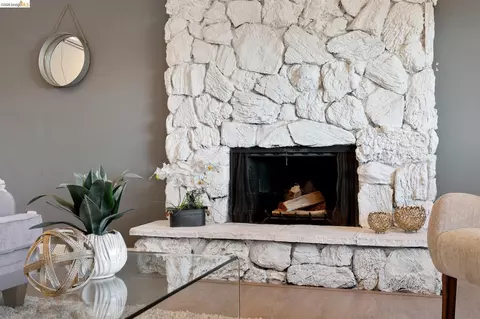 Living - 2121 166th Ave, San Leandro, CA 94578 photo 12 of 16