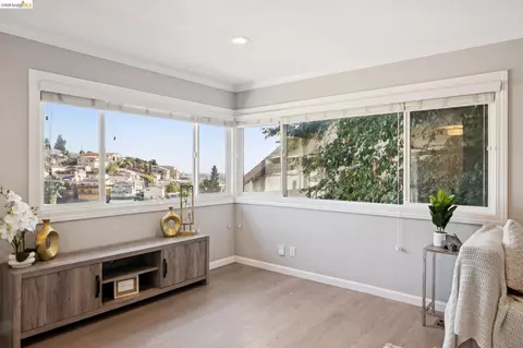 Living - 2121 166th Ave, San Leandro, CA 94578 photo 6 of 16