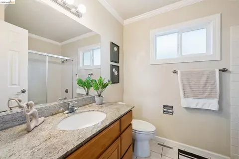 Bath - 2121 166th Ave, San Leandro, CA 94578 photo 4 of 7