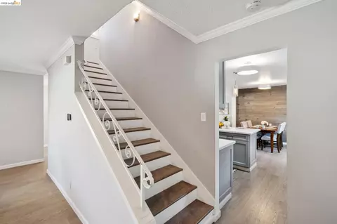 Entry Way - 2121 166th Ave, San Leandro, CA 94578 photo 1 of 1