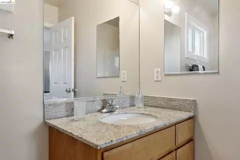 Bath - 2121 166th Ave, San Leandro, CA 94578 photo 3 of 7