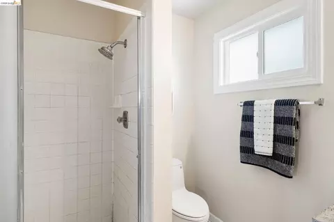 Bath - 2121 166th Ave, San Leandro, CA 94578 photo 2 of 7