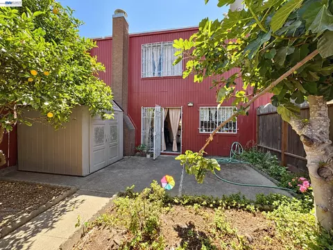 Exterior - 38 Kelloch Ave, San Francisco, CA 94134 photo 3 of 7