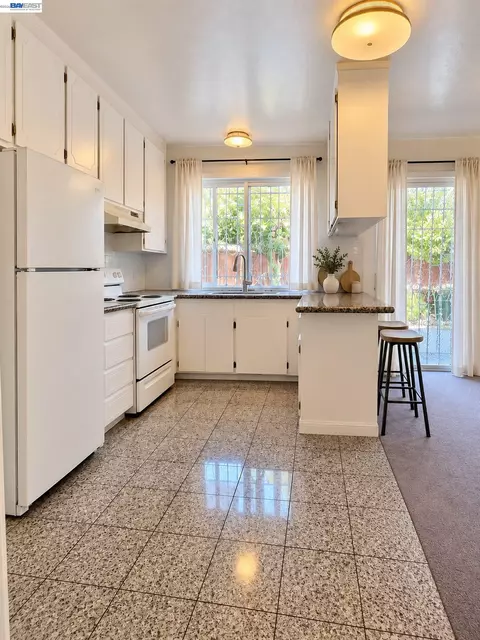 Kitchen - 38 Kelloch Ave, San Francisco, CA 94134 photo 1 of 2
