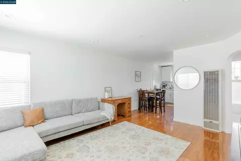 Living - 37258 Locust St, Newark, CA 94560 photo 2 of 3