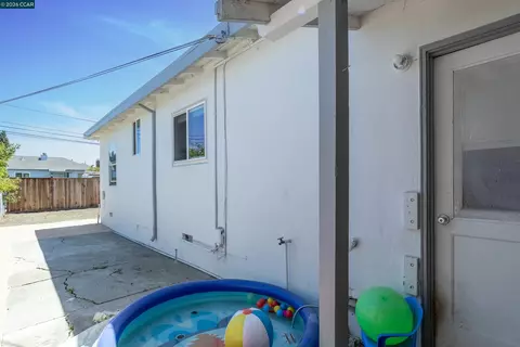 Exterior - 37258 Locust St, Newark, CA 94560 photo 5 of 8