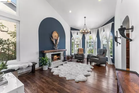 11707 Garrick Ave, Sylmar, CA 91342