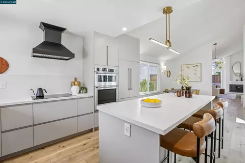 Kitchen - 4893 Shadowfalls Dr, Martinez, CA 94553 photo 5 of 6