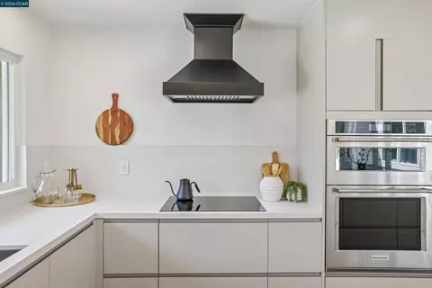Kitchen - 4893 Shadowfalls Dr, Martinez, CA 94553 photo 6 of 6