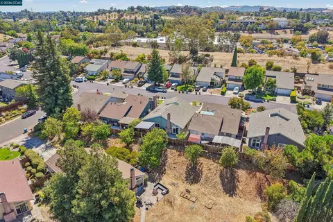 View/Area - 4893 Shadowfalls Dr, Martinez, CA 94553 photo 6 of 6