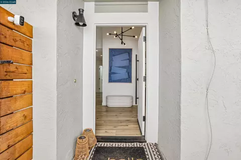 Entry Way - 4893 Shadowfalls Dr, Martinez, CA 94553 photo 2 of 2
