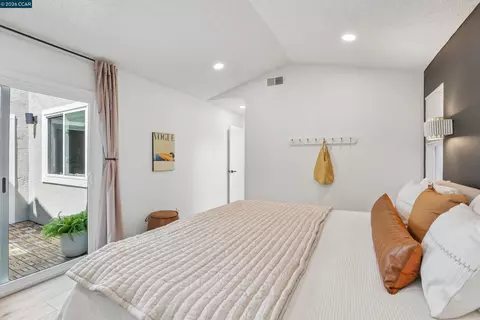 Bedroom - 4893 Shadowfalls Dr, Martinez, CA 94553 photo 11 of 11