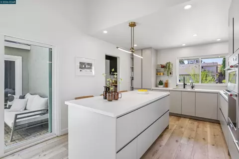 Kitchen - 4893 Shadowfalls Dr, Martinez, CA 94553 photo 3 of 6