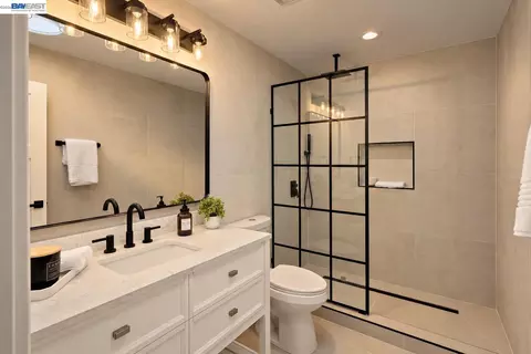 Bath - 606 Vesper Ave, Fremont, CA 94539 photo 2 of 4