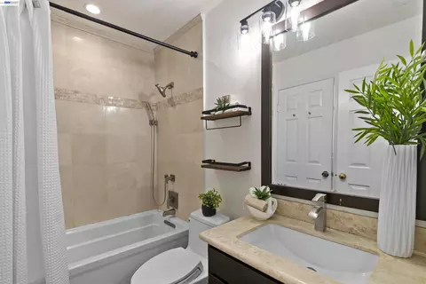 Bath - 7722 Chantilly Dr, Dublin, CA 94568 photo 1 of 6