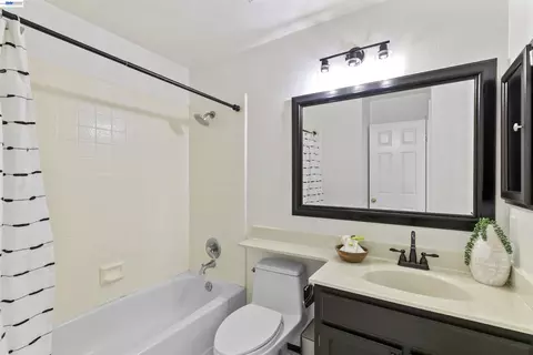 Bath - 7722 Chantilly Dr, Dublin, CA 94568 photo 6 of 6