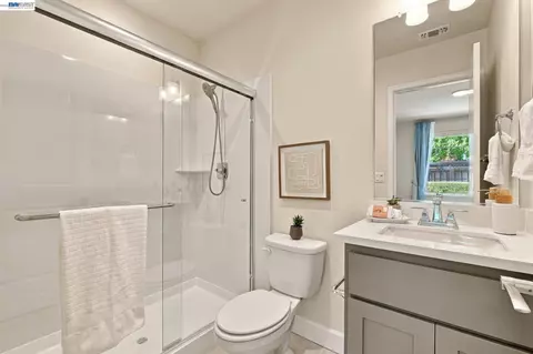 Bath - 37508 Zephyr Ter, Fremont, CA 94536 photo 2 of 5