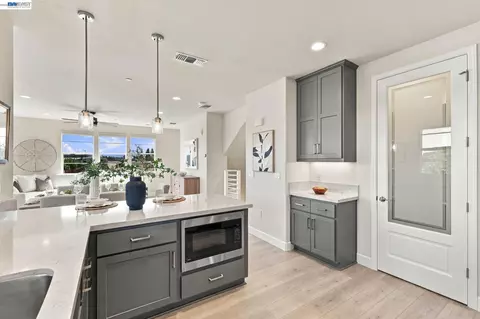 Kitchen - 37508 Zephyr Ter, Fremont, CA 94536 photo 4 of 4