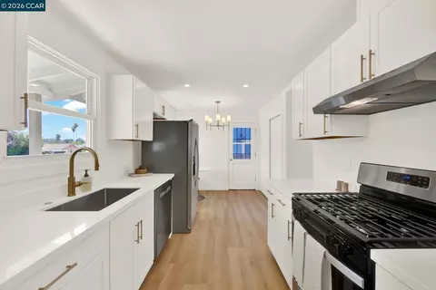 Kitchen - 724 Taper Ave, Vallejo, CA 94589 photo 1 of 2