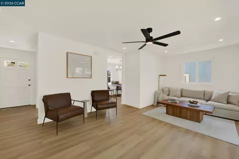 Living - 724 Taper Ave, Vallejo, CA 94589 photo 3 of 4