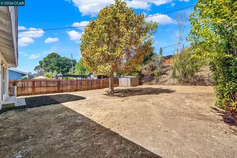 Exterior - 724 Taper Ave, Vallejo, CA 94589 photo 5 of 5