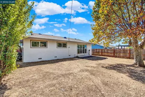 Exterior - 724 Taper Ave, Vallejo, CA 94589 photo 4 of 5