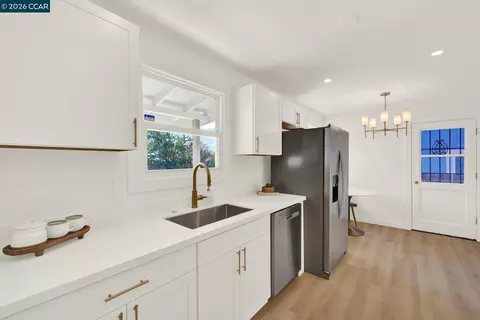 Kitchen - 724 Taper Ave, Vallejo, CA 94589 photo 2 of 2