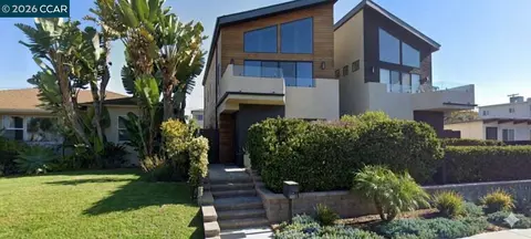 3937 Haines St, San Diego, CA 92109