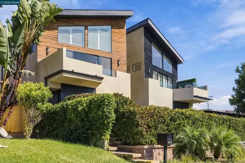 3937 Haines St, San Diego, CA 92109