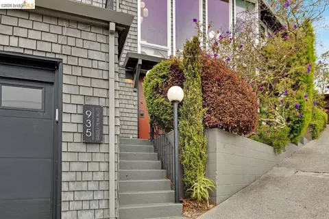 Exterior - 935 Grizzly Peak Blvd, Berkeley, CA 94708 photo 2 of 12