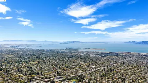 View/Area - 935 Grizzly Peak Blvd, Berkeley, CA 94708 photo 7 of 10