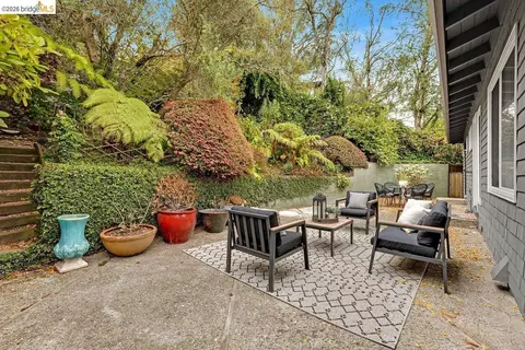 Exterior - 935 Grizzly Peak Blvd, Berkeley, CA 94708 photo 9 of 12