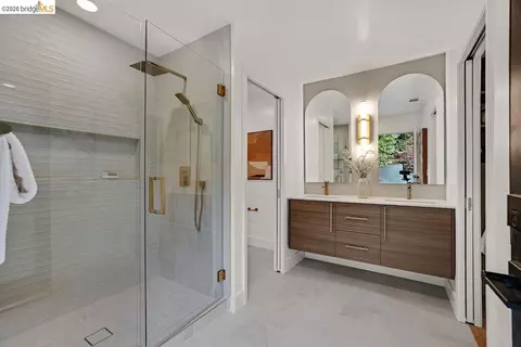 Bath - 935 Grizzly Peak Blvd, Berkeley, CA 94708 photo 3 of 7