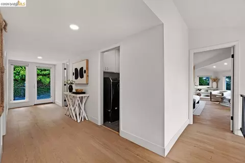 Entry Way - 935 Grizzly Peak Blvd, Berkeley, CA 94708 photo 3 of 3