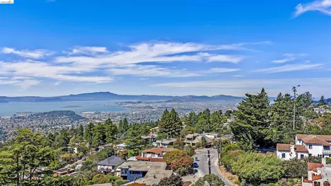 View/Area - 935 Grizzly Peak Blvd, Berkeley, CA 94708 photo 4 of 10