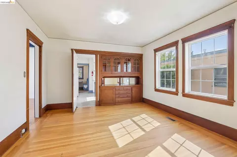 Living - 2144 Oregon St, Berkeley, CA 94705 photo 11 of 12