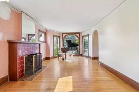 Living - 2144 Oregon St, Berkeley, CA 94705 photo 6 of 12