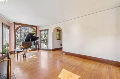 Living - 2144 Oregon St, Berkeley, CA 94705 photo 5 of 12
