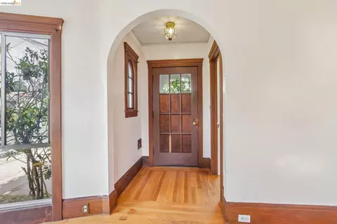 Entry Way - 2144 Oregon St, Berkeley, CA 94705 photo 1 of 1