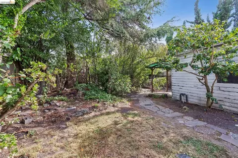 Exterior - 2144 Oregon St, Berkeley, CA 94705 photo 6 of 11