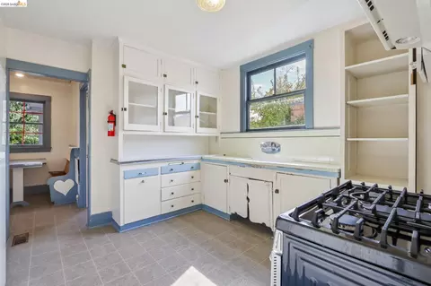 Kitchen - 2144 Oregon St, Berkeley, CA 94705 photo 1 of 3
